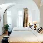 Hotel Nana Macs 4*