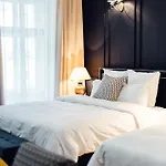 Hotel Nana Macs