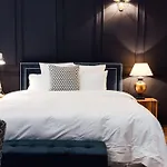 Nana Macs Hotel 4*