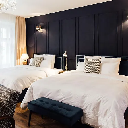 Nana Macs Hotel