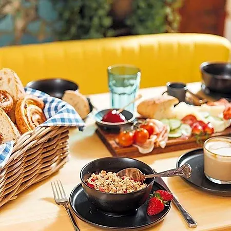 Nana Macs 4* Praga