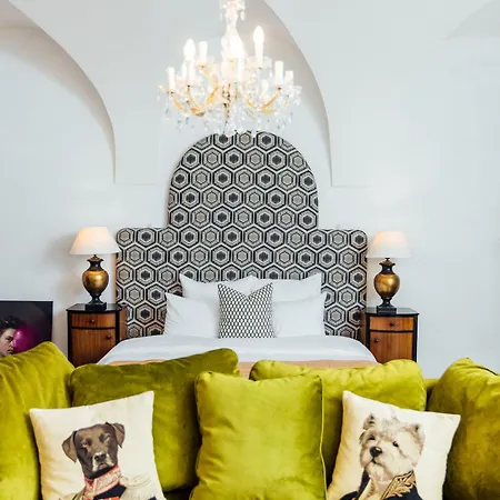 Nana Macs Hotel Praga